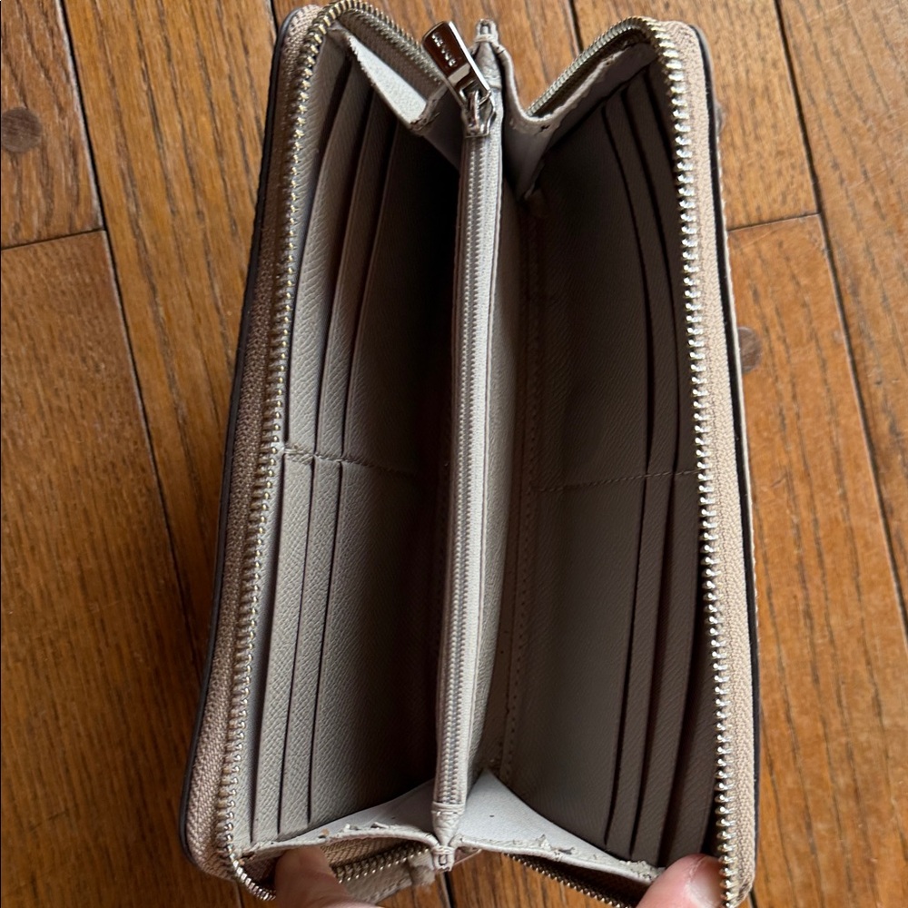 Coach Cream Leather Wallet - Picture 3 of 6